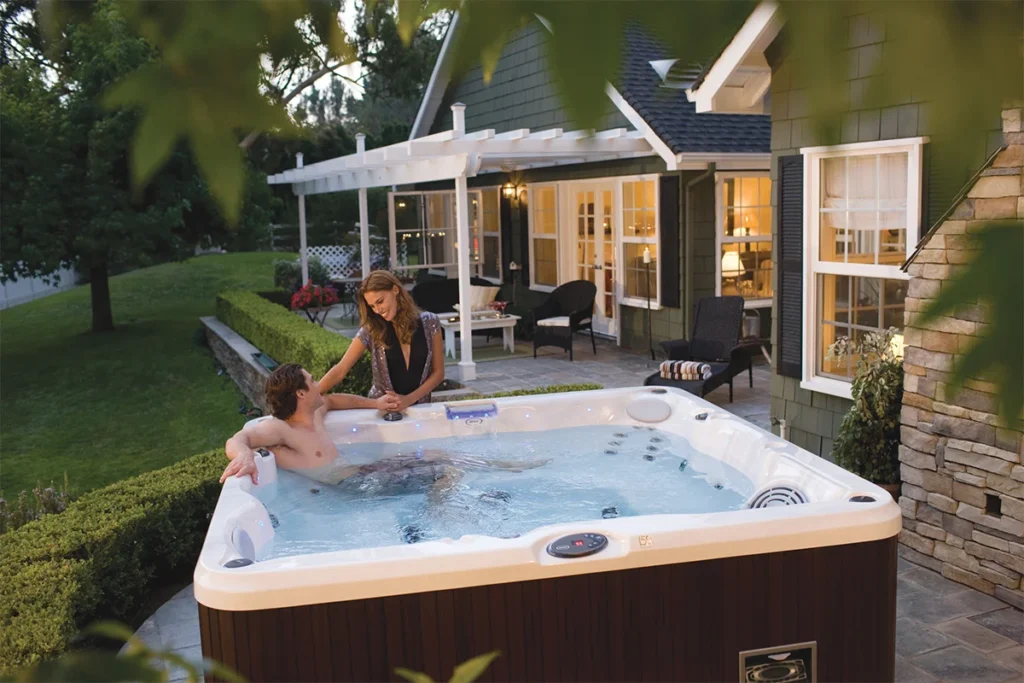 Jacuzzis para Exteriores vs. Interiores: ¿Cuál Es la Mejor Opción para tu Hogar?