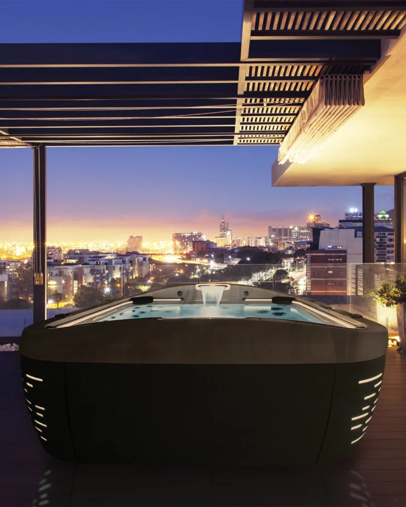 ¿Dónde Ubicar un Jacuzzi en Casa? Ideas para Diferentes Tipos de Hogar 12 Jacuzzi en terraza