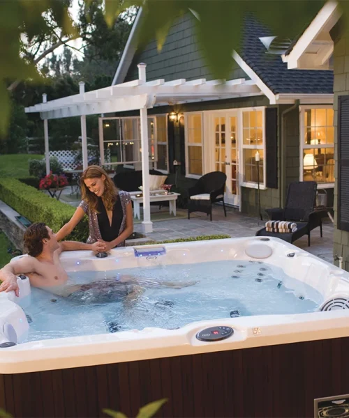 Jacuzzis para Exteriores vs. Interiores: ¿Cuál Es la Mejor Opción para tu Hogar?